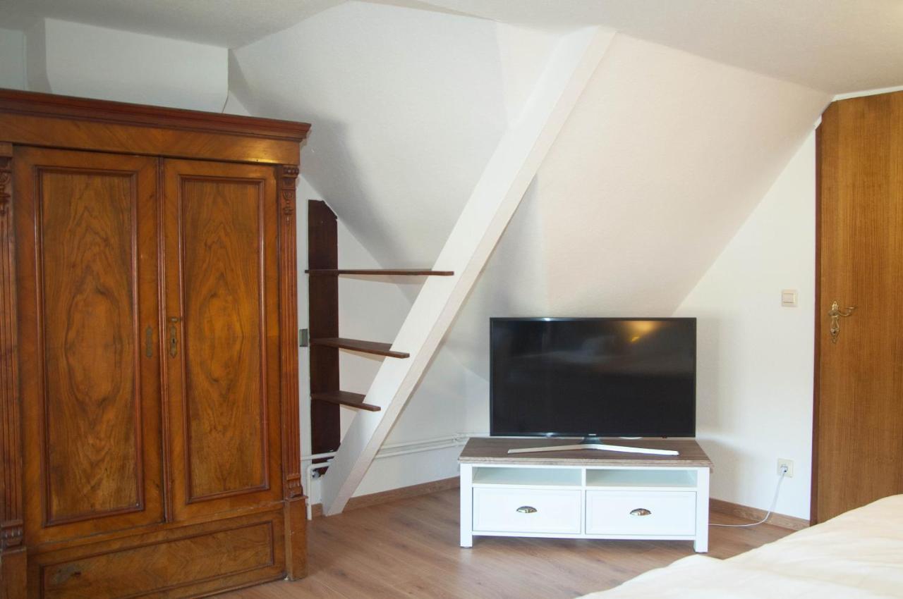 Wg Bernstein - Reetdachhaus - Ruhe Und Seeblick Sellin  Exterior foto